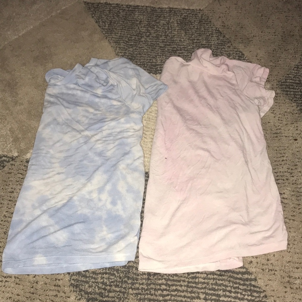 2 PACK OF T-SHIRTS!!